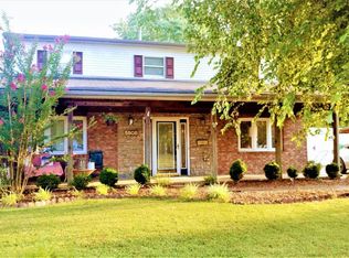 5908 Count Turf Dr, Louisville, KY 40272