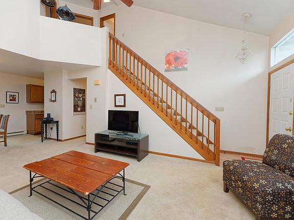4th image of 21 Green Meadow Dr