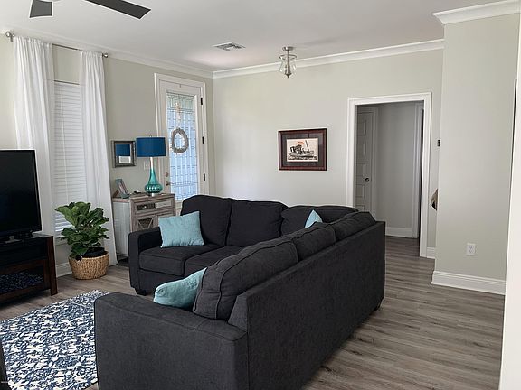 4th image of 1303 E Lakeshore Dr #7