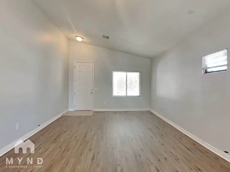 1229 E Prickly Pear St — Photo 8