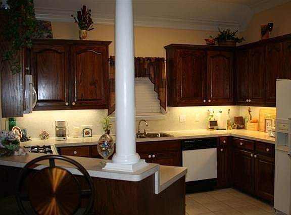 4th image of 7831 Golfhill Dr
