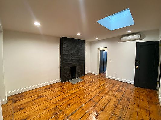 5th image of 354 W 11th St APT 3