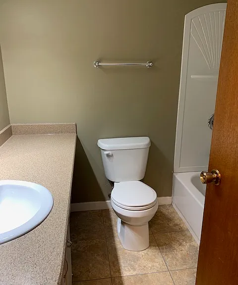 2945 Avonhurst Dr #1 — Photo 3