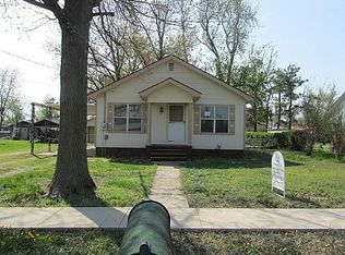 413 S Walnut St, Bernie, MO 63822