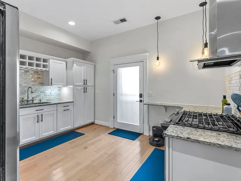 Florida Ave NW — Photo 12