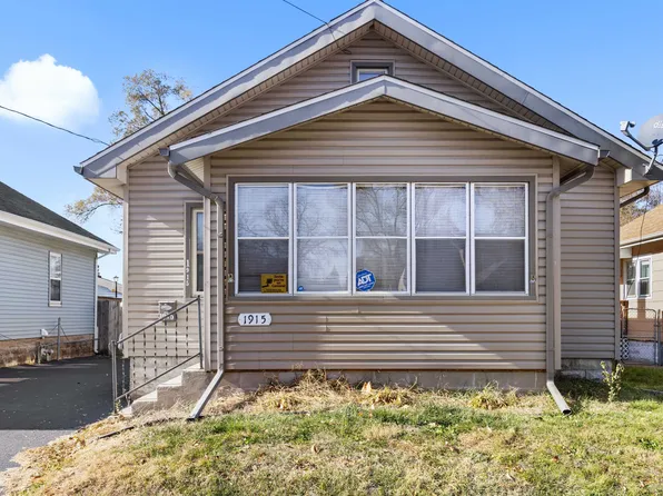 1915 15th St, Rockford, IL 61104