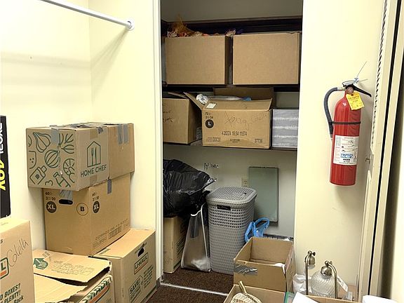 3rd image of 3019 S Park Rd Suite 2