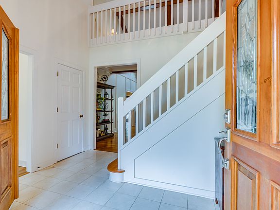 3rd image of 2790 Oakleigh Ln