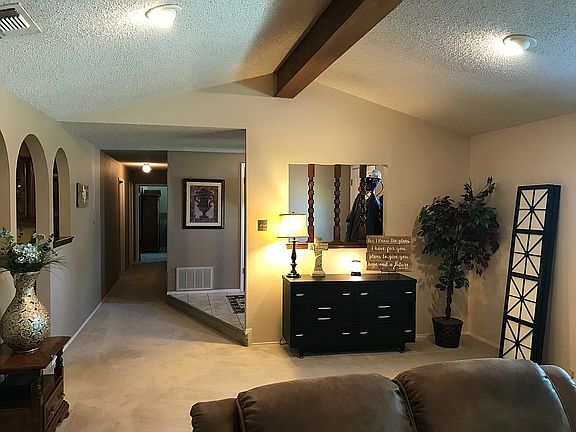 Living Room/Hallway