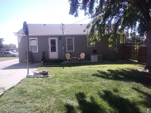 4th image of 303 NE 16th St