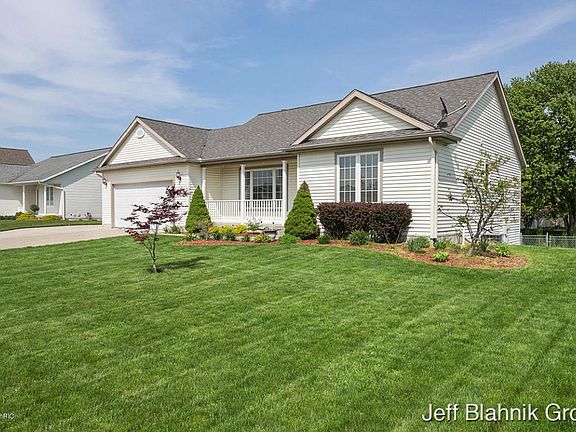 2nd image of 1058 Sunrise Ln NW