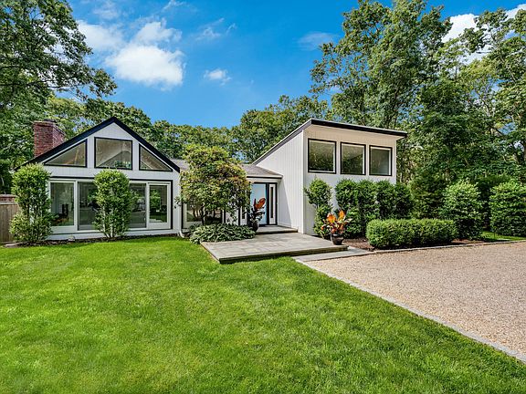 5th image of 7 Shorewood Dr