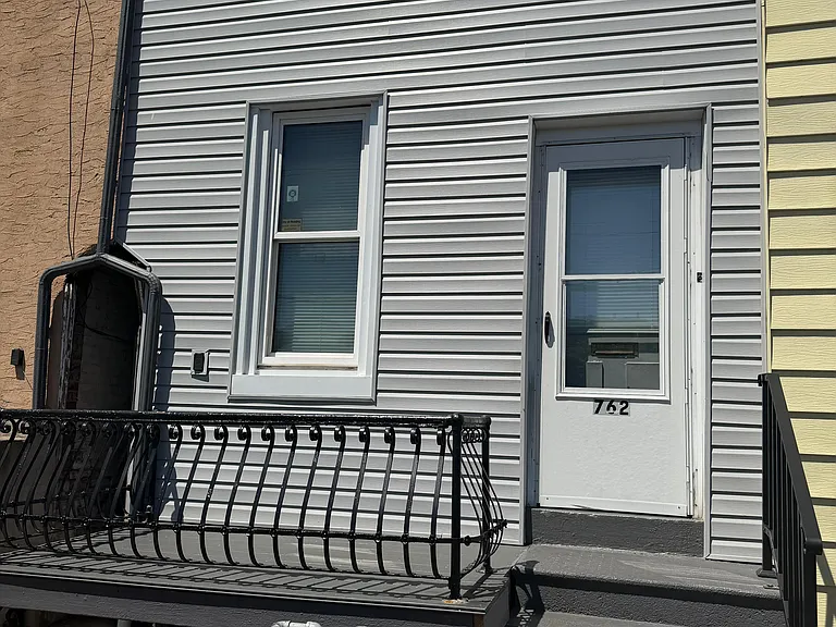 762 N 6th St — Photo 1