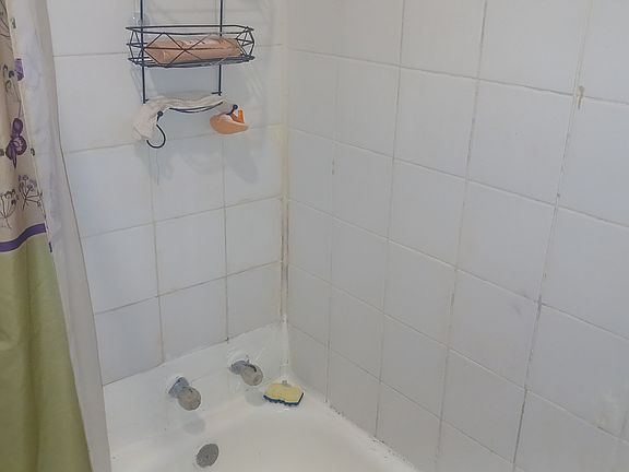 5th image of 2036 W Poplar St Unit 1
