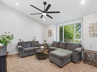 16025 Grove Trl, Lakeville, MN 55044