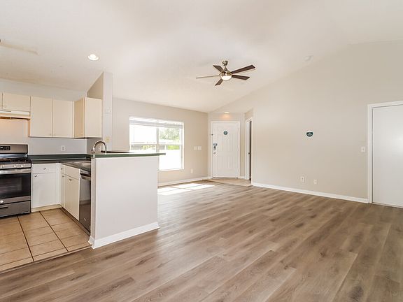 5th image of 558 Summer Sails Dr