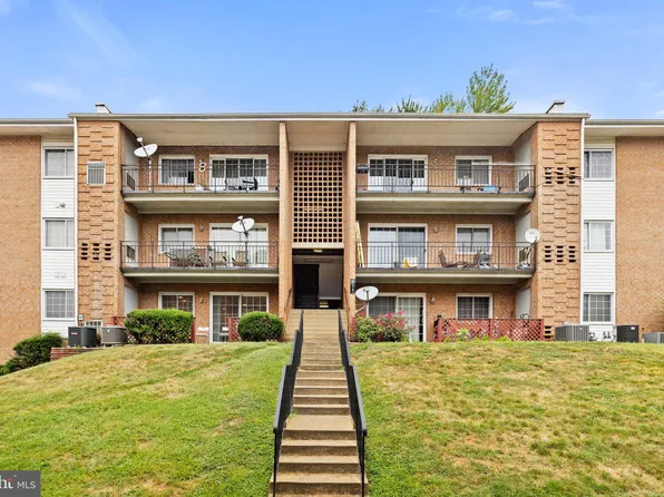 635 Waterloo Rd APT 211, Warrenton, VA 20186