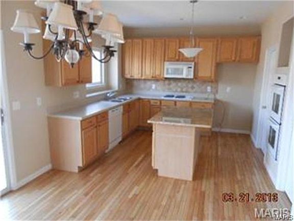 5th image of 17601 Vintage Oak Dr
