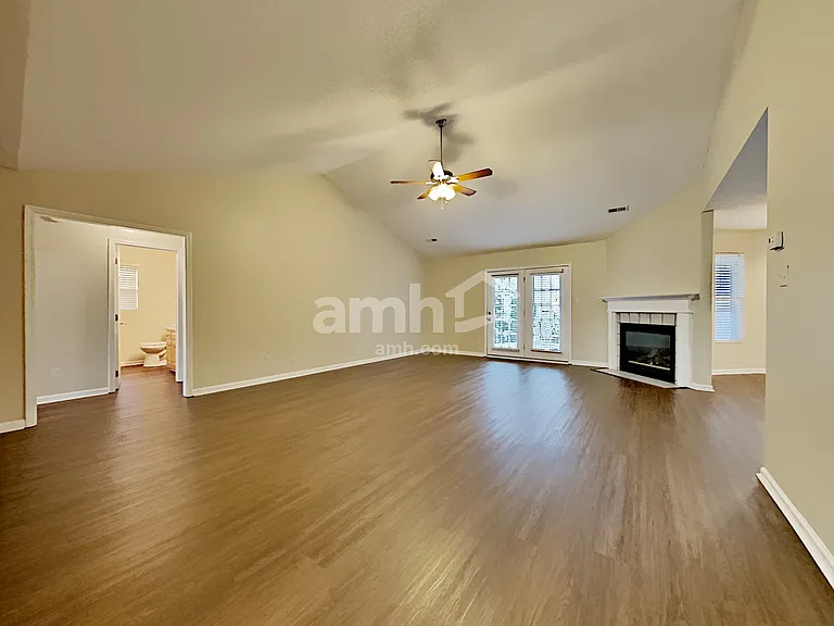 2338 Sir Edward Ln — Photo 4