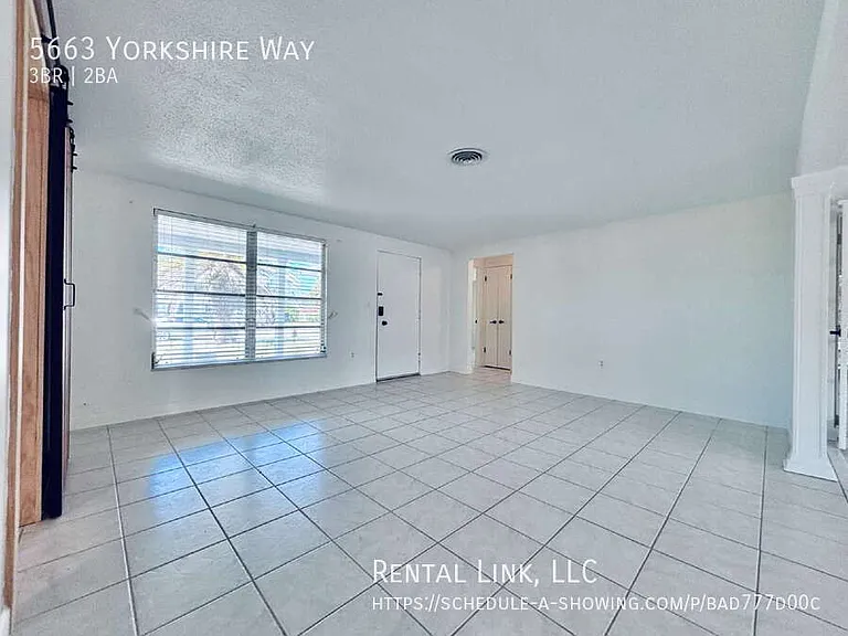 5663 Yorkshire Way — Photo 5