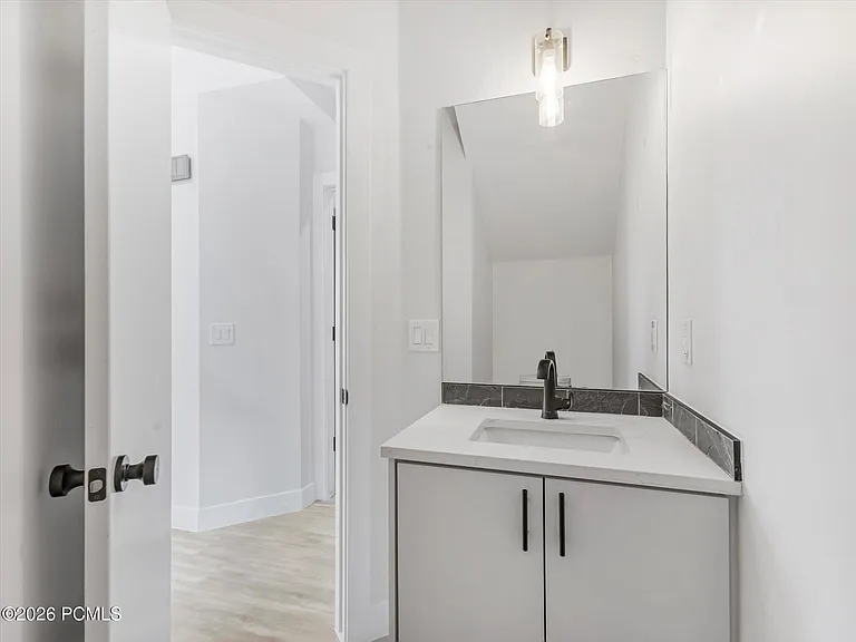 1107 Station Loop Rd — Photo 8