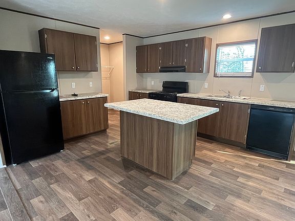 4th image of 577 Carter Rd