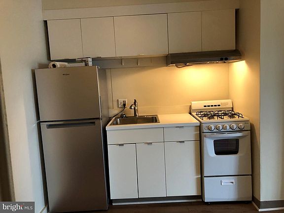 3rd image of 604-36 S Washington Sq #501