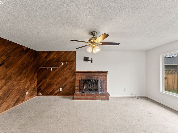 5th image of 1417 NW 102nd Cir