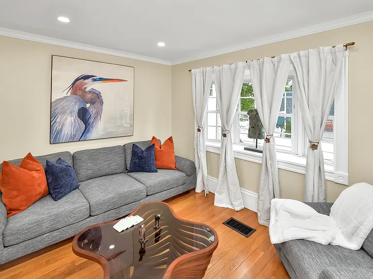 10 Pierce Ave #1 — Photo 42