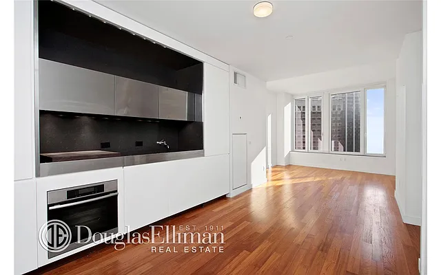 Rented by Douglas Elliman | media 14