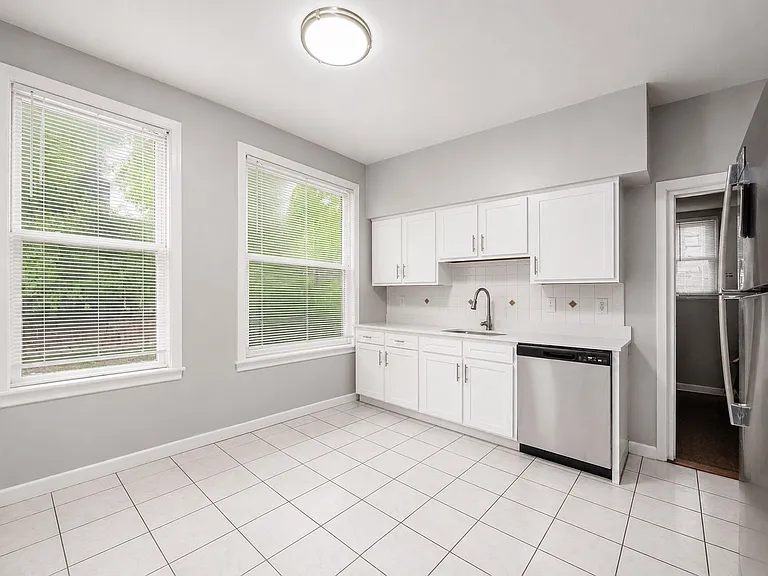 227 E Northwood Ave — Photo 6