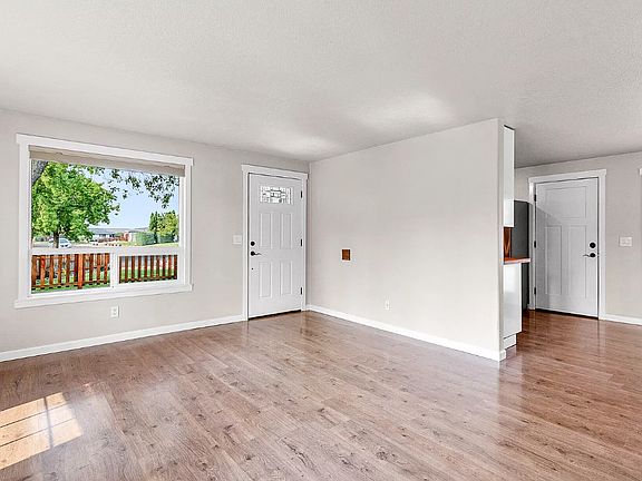 2nd image of 1702 Yukon Ave