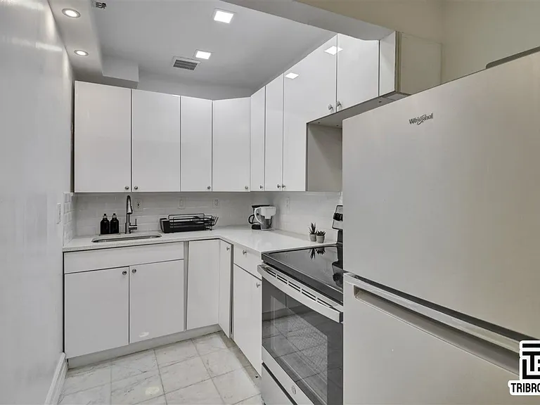 214 E 111th St #3D — Photo 3