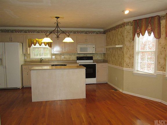5th image of 308 Carrituck Ct