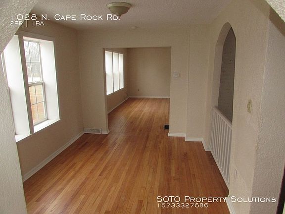 4th image of 1028 N Cape Rock Dr