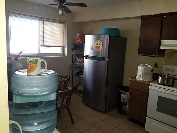 4th image of 1579 Sloan St APT 1