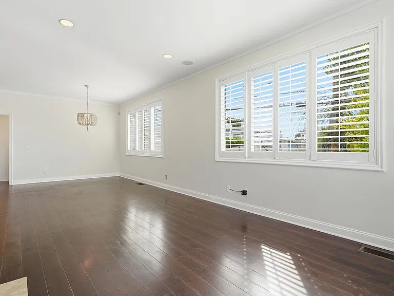 315 1/2 Goldenrod Ave — Photo 11