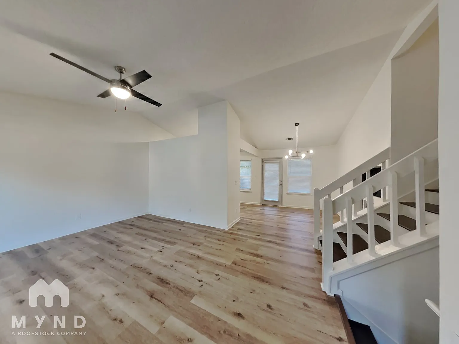 3 bed, 2.0 bath, 1564 sqft, $1,845 — Photo 3