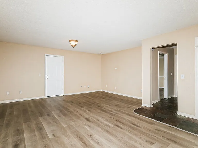 720 Treyburn Lakes Way — Photo 4