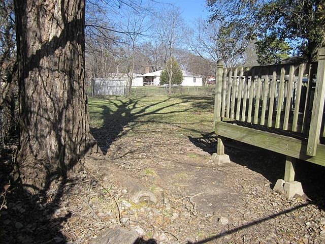 2nd image of 3204 Maple Ave