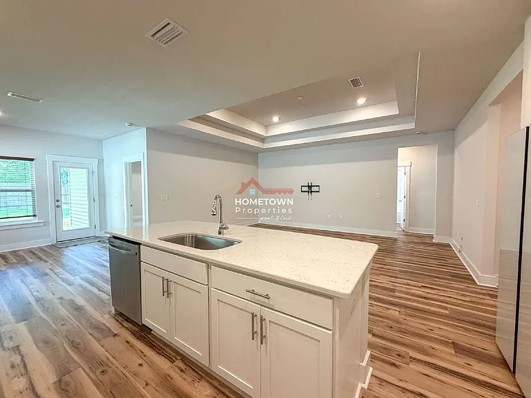 220 Camellia Dr — Photo 11