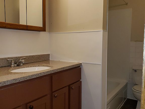 5th image of 1222 Westminster St APT 201
