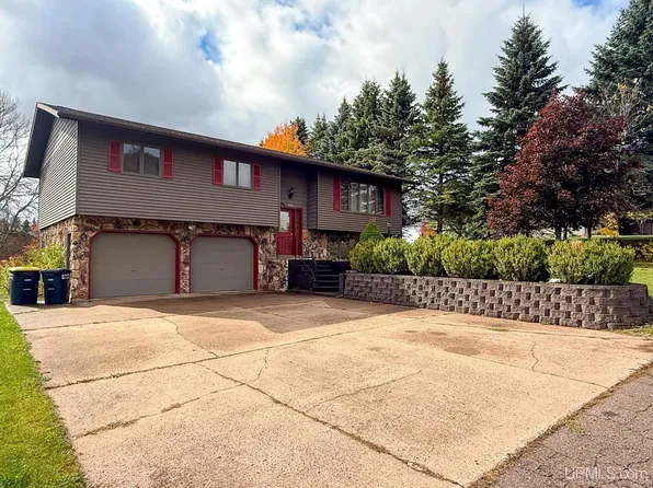 1005 Cinnabar St, Bessemer, MI 49911