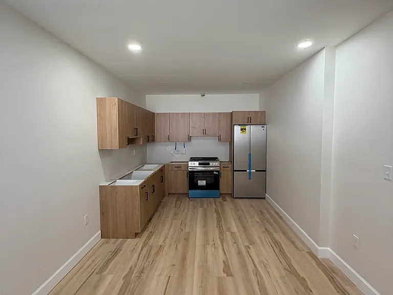 44 Warner St #A6 — Photo 3