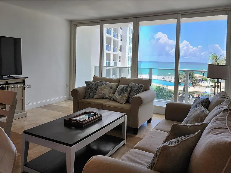 3505 S Ocean Dr #320 — Photo 6