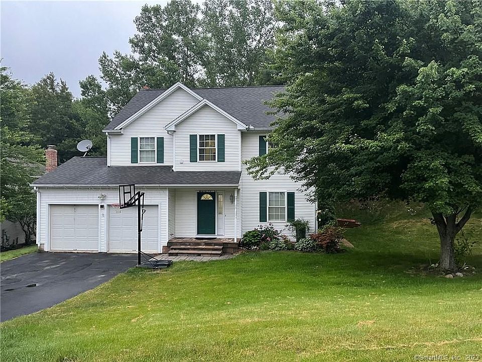 1st image of 4 Inwood Ln