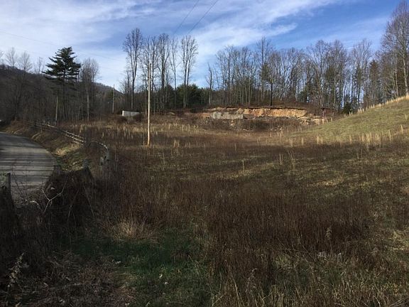 5th image of 814 Clarence Stout Ln
