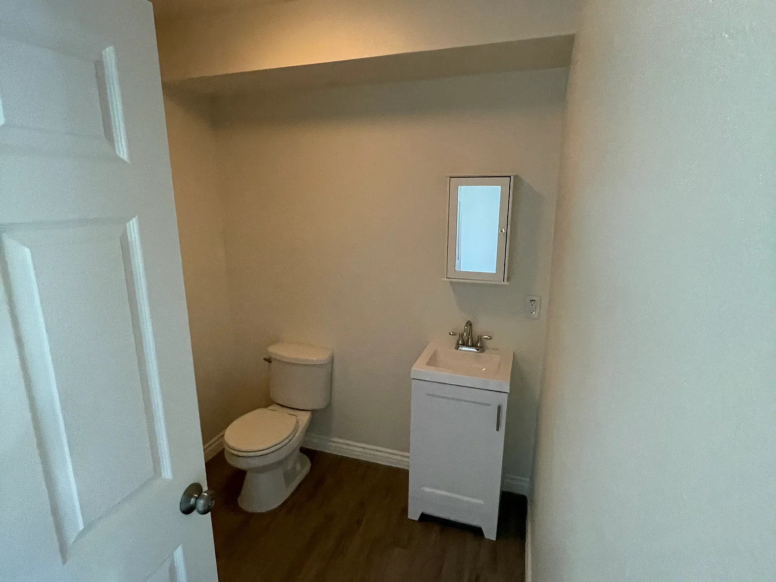 Studio, 400 sqft, $1,595 — Photo 4