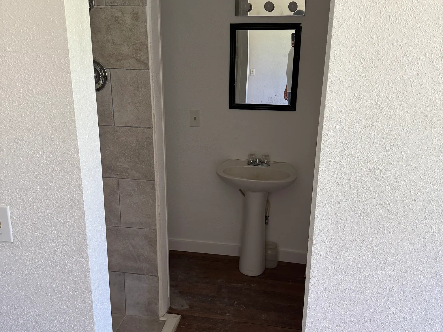 1 bed, 390 sqft, $950 — Photo 4
