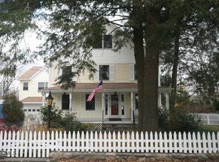 22 Edgewood Rd, Darien, CT 06820